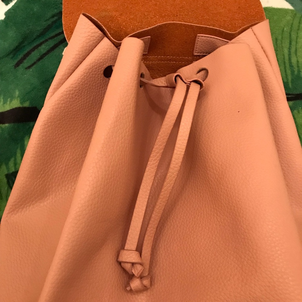 Sold Out pink leather backpack - Picture 5 of 7